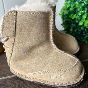 UGG Boo Boot Baby Infant Leather Sheepskin Size Small